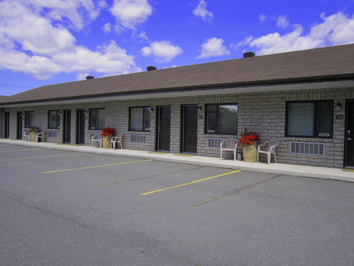 Motel Alexandrin Saint-Georges Exterior photo